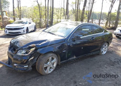 2012 Mercedes-Benz C 250 из США, поврежденный, VIN WDDGJ4HB9CF791452